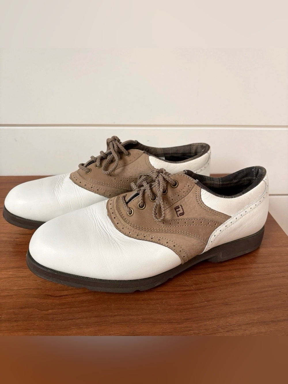 Footjoy Men’s Golf Shoes Softjoys Terrains Size 7 M White Brown Cleated Oxfords